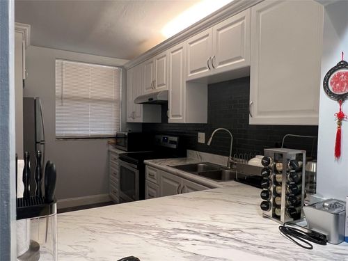 apt-203-8437 Forest Hills Dr, Coral Springs, FL, 33065-5428 | Card Image