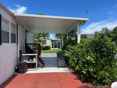 6315 S Ash Lane, House other with 2 bedrooms, 1 bathrooms and 1 parking in Lantana FL | Image 2