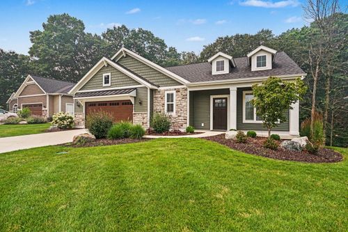4617 Cottage Creek Ln, Holland, MI, 49423-7619 | Card Image