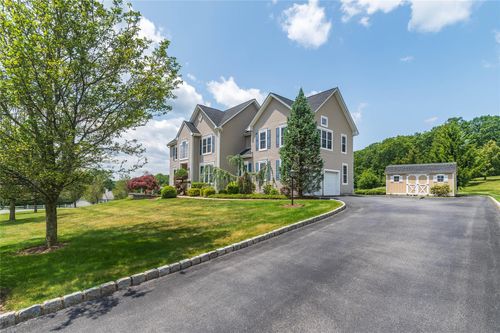 56 Heather Rdg, Highland Mills, NY, 10930-8320 | Card Image