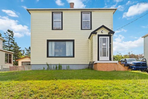 5 Carol Ave, Yarmouth, NS, B5A2H6 | Card Image