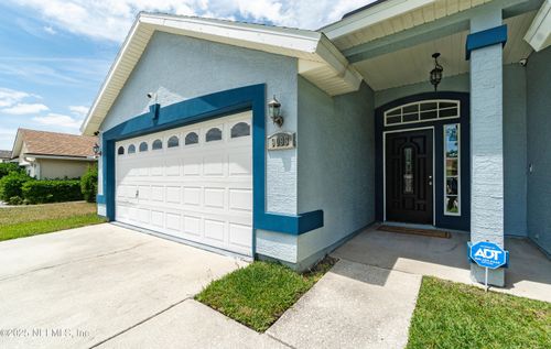 9093 Fallsmill Dr, JACKSONVILLE, FL, 32244-7114 | Card Image
