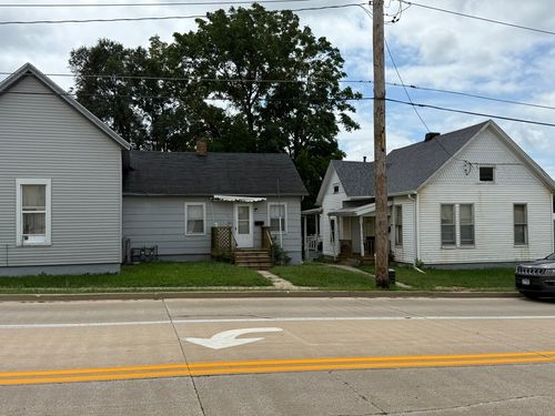 404-402-404 W Olive St, Bloomington, IL, 61701-5017 | Card Image