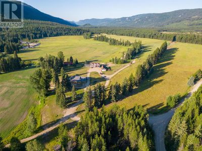 9200 Rendell Creek Rd, House other with 6 bedrooms, 2 bathrooms and 10 parking in Westbridge BC | Image 1