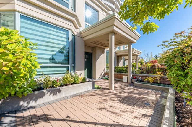 TH4 - 6659 Southoaks Crescent, Townhouse with 3 bedrooms, 2 bathrooms and 2 parking in Burnaby BC | Image 2