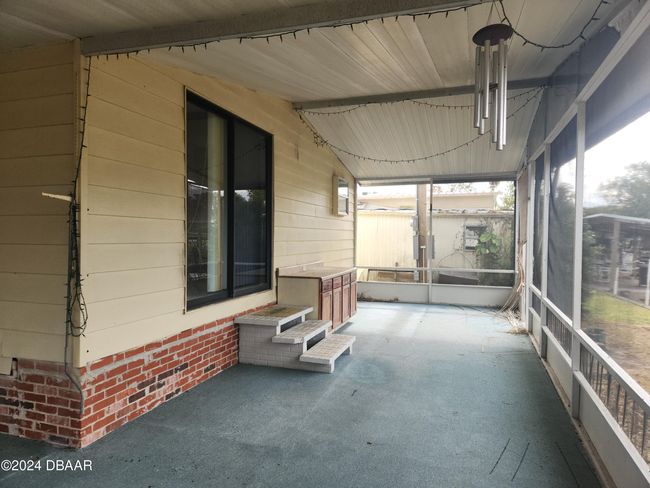 Screened Patio | Image 24