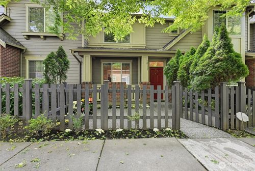 c-10715 Ross Rd, Bothell, WA, 98011-7738 | Card Image