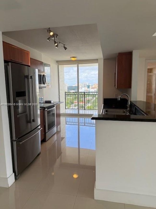 1710 - 3232 Sw 22 Nd Ter, Condo with 2 bedrooms, 2 bathrooms and null parking in Miami FL | Image 9