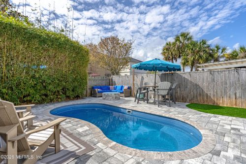 402 11th Ave S, Jacksonville Beach, FL, 32250-5156 | Card Image