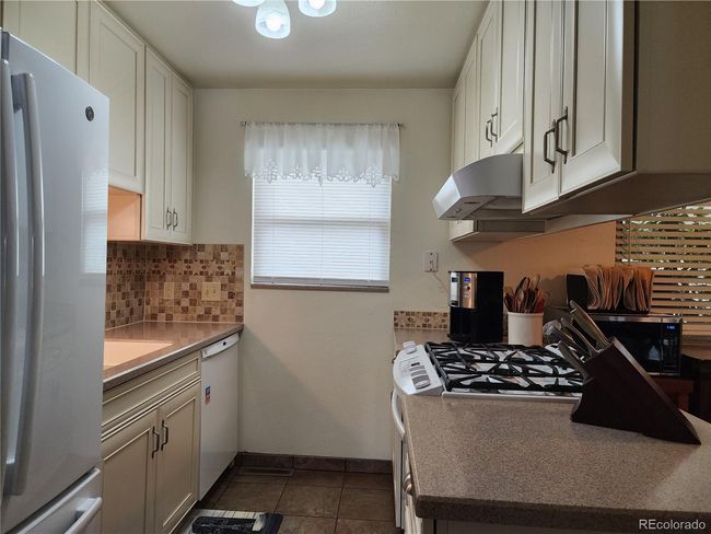 6216 W 75 Th Pl, House other with 3 bedrooms, 2 bathrooms and 2 parking in Arvada CO | Image 4