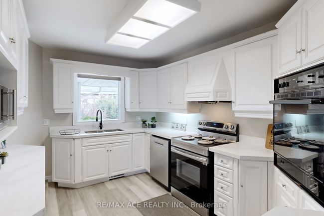 696 Norfolk St N, House other with 5 bedrooms, 3 bathrooms and 4 parking in Simcoe ON | Image 12