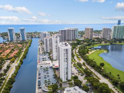 PH-8 - 3625 N Country Club Drive, Condo with 2 bedrooms, 2 bathrooms and null parking in Aventura FL | Image 2