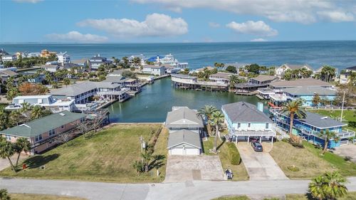 16542 E Bayside Way, Galveston, TX, 77554 | Card Image