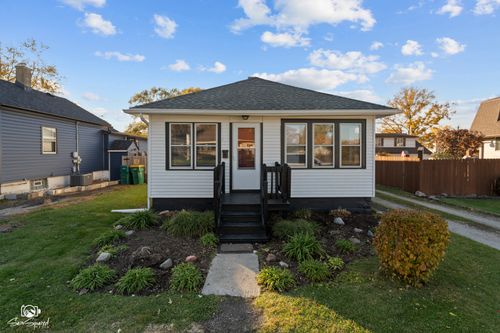 607 Cayuga St, Joliet, IL, 60432-2115 | Card Image