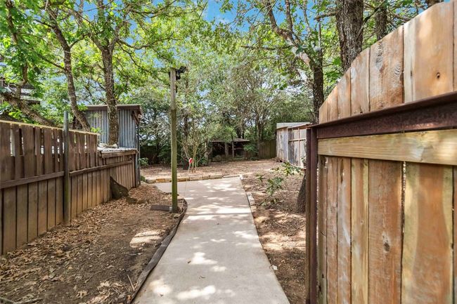 Fenced pathway to bunkhouse | Image 22