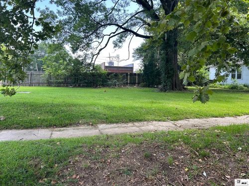 816 Mulberry Ave, Bastrop, LA, 71220-3927 | Card Image