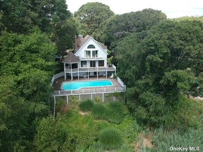 4 Irene Lane, House other with 4 bedrooms, 3 bathrooms and null parking in Shelter Island NY | Image 2