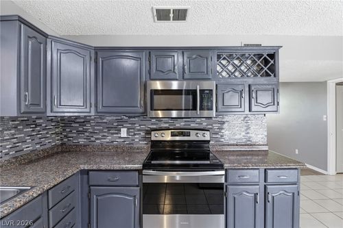 6333 Clarice Ave, Las Vegas, NV, 89107-1303 | Card Image