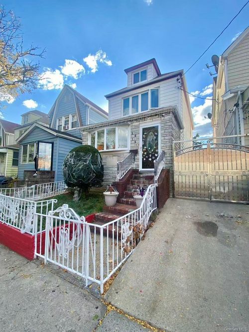 26 94th St, East Elmhurst, NY, 11369-1718 | Card Image