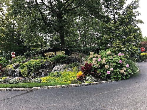 93-93 Summit Way, Syosset, NY, 11791-4307 | Card Image