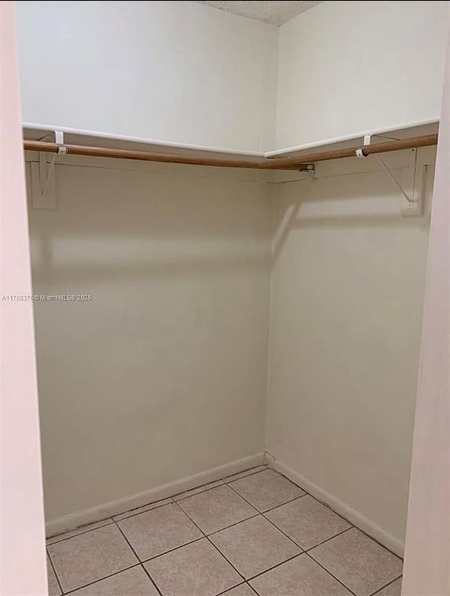APT-3127 - 1810 W 56 Th St, Condo with 2 bedrooms, 1 bathrooms and null parking in Hialeah FL | Image 9