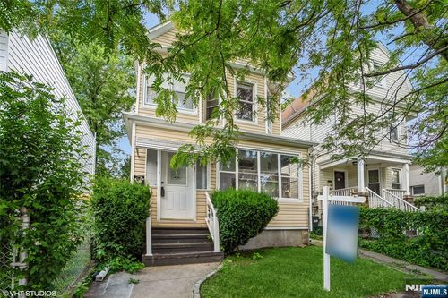 33 Liberty St, West Orange, NJ, 07052-5501 | Card Image