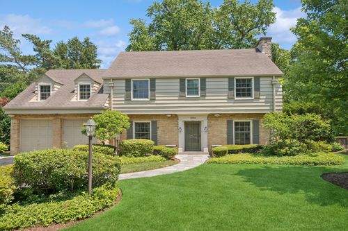 1054 Seneca Rd, Wilmette, IL, 60091-1255 | Card Image