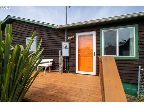 160 Ne 20th Ave, Rockaway Beach, OR, 97136-9802 | Card Image
