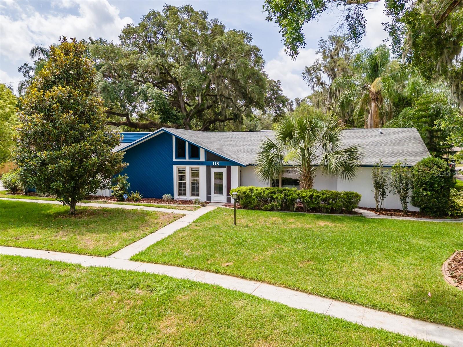 Oak Sq, Lakeland, FL 33813