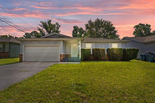 2420 S Fort Ave, Springfield, MO, 65807-3347 | Card Image