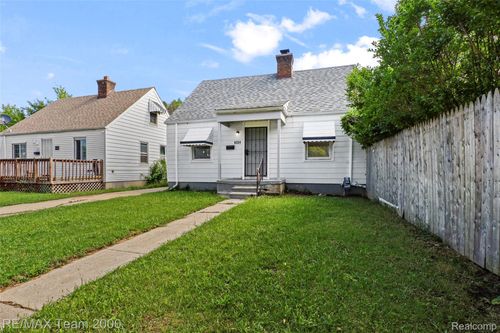 6224 Minock St, Detroit, MI, 48228-3919 | Card Image