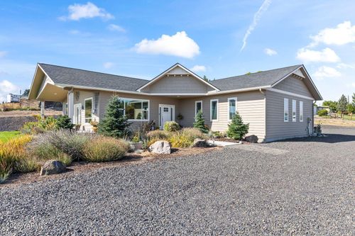 801 Lancaster Rd, Selah, WA, 98942-9498 | Card Image