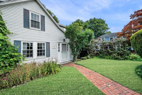 1 Elm St, Marblehead, MA, 01945-3429 | Card Image