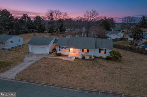 142 Brookdale Rd, CAMDEN WYOMING, DE, 19934-1738 | Card Image