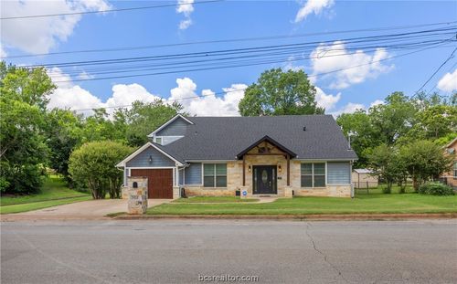 502 W Fawn St, Caldwell, TX, 77836-1527 | Card Image