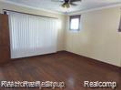 5519 Pacific St, Detroit, MI, 48204-3716 | Card Image
