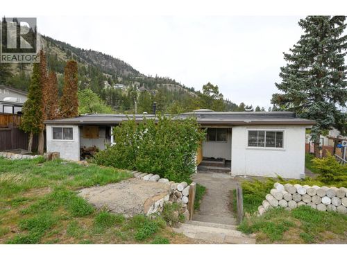 861 Klahanie Dr, Kamloops, BC, V2C5R1 | Card Image