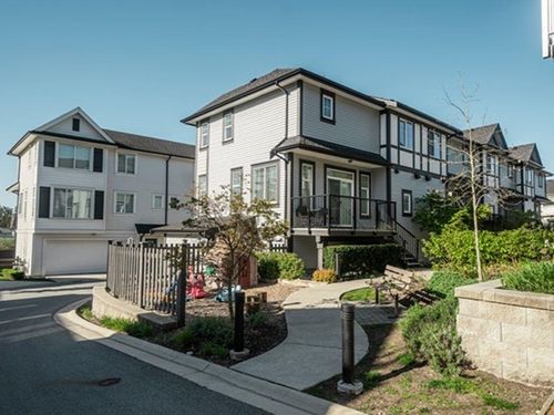 37-11272 240 St, Maple Ridge, BC, V2W0J8 | Card Image