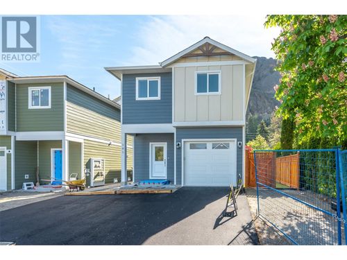 101-11612 Victoria Rd S, Summerland, BC, V0H1Z2 | Card Image