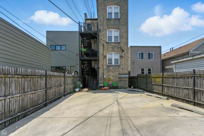APT-3 - 3302 W Crystal St, Condo with 3 bedrooms, 2 bathrooms and 1 parking in Chicago IL | Image 27