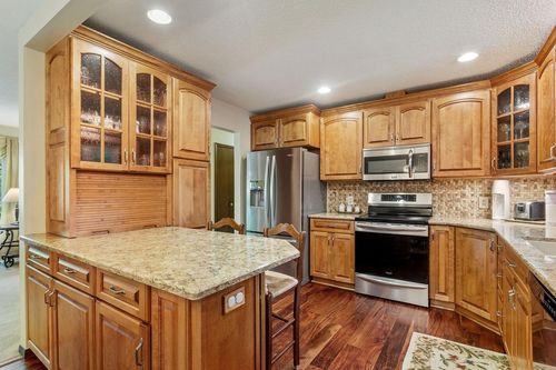 11325 39th Ave N, Plymouth, MN, 55441-1306 | Card Image