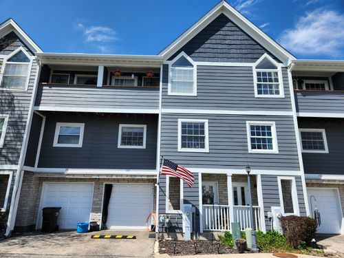 100-100 Lesley Ln, Crystal Lake, IL, 60014-4375 | Card Image