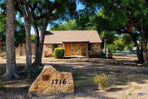 1716 W Main St, Gatesville, TX, 76528-1005 | Card Image