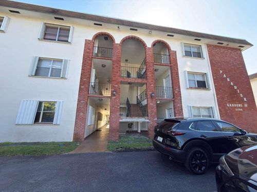 104-2200 Taylor St, Hollywood, FL, 33020-7403 | Card Image