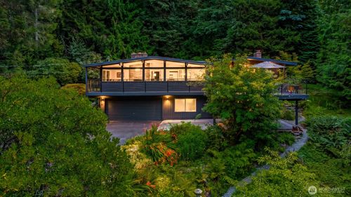 20200 37th Ave Ne, Lake Forest Park, WA, 98155-1657 | Card Image