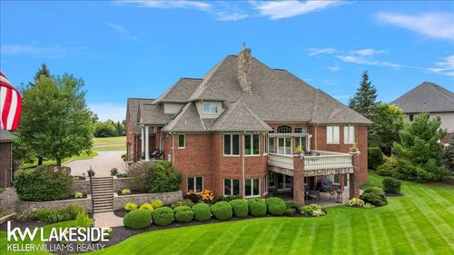 2598 Invitational Dr, Oakland, MI, 48363-2453 | Card Image