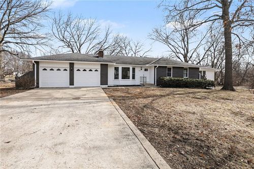 960 Glengera St, Peculiar, MO, 64078-9570 | Card Image