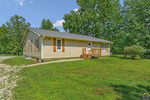 8011 Se Croco Rd, Berryton, KS, 66409-9685 | Card Image