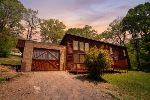 124 Dustin Rd, Kuttawa, KY, 42055-5649 | Card Image