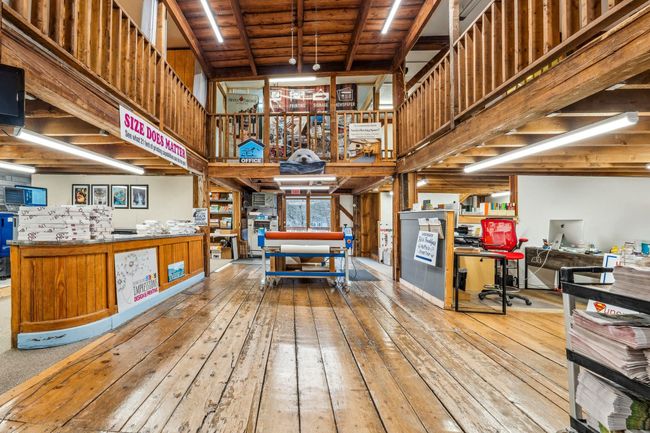837 Lake St, House other with 6 bedrooms, 4 bathrooms and null parking in Bristol NH | Image 5